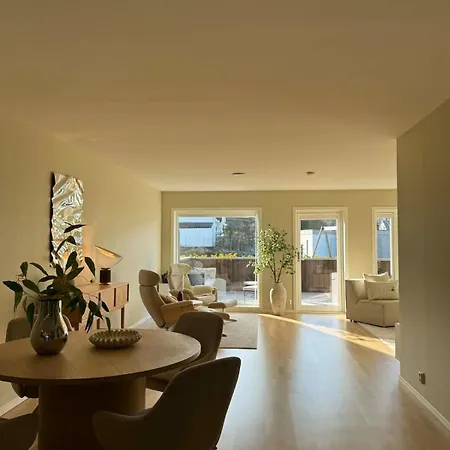 Modern And Stylish Leilighet *