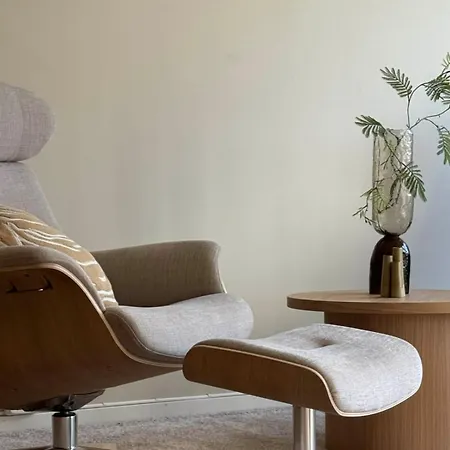 Modern And Stylish Leilighet Bergen